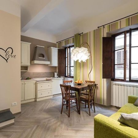 The Hobbit Guelfa Apartment Firenze Bagian luar foto