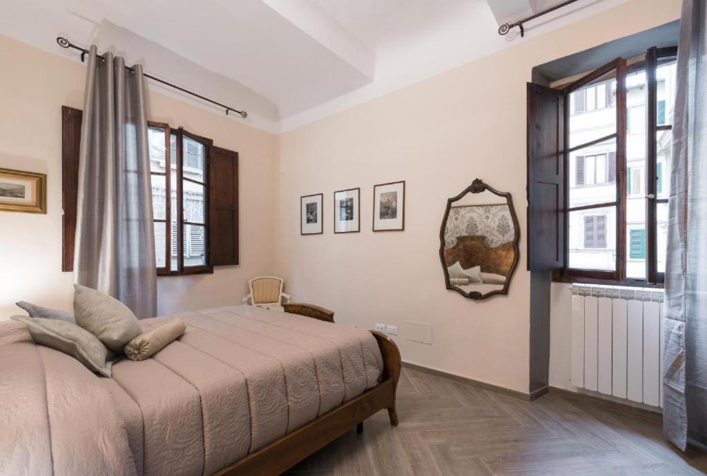 The Hobbit Guelfa Apartment Firenze Bagian luar foto